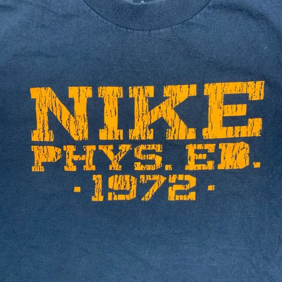 Vintage Nike Dark Blue Short Sleeved Graphic T-Shirt Size Mens Medium - Picture 2 of 3